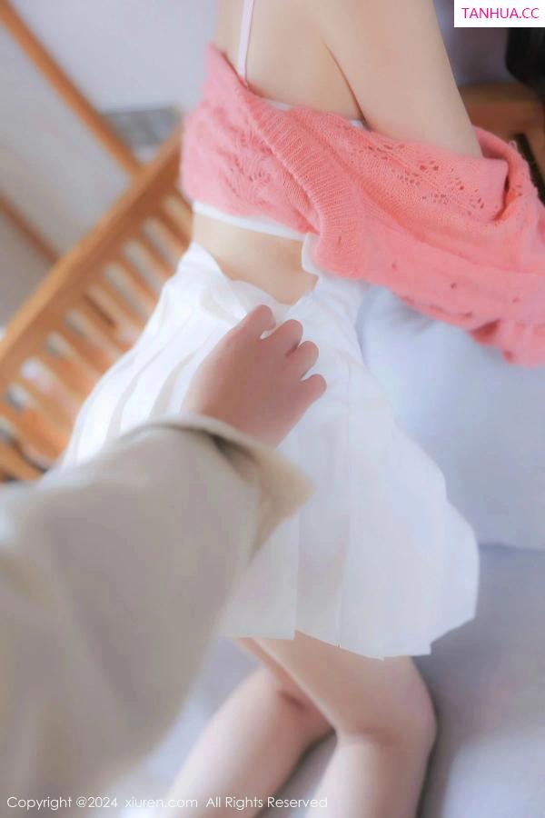   [XiuRen]高清写真图 2024.03.15 No.8241 桃妖夭 新人美腿第36张图片